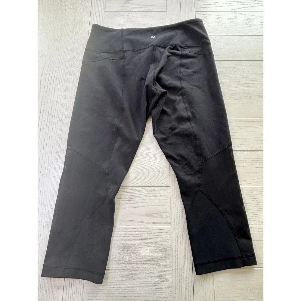 Lululemon Inspire Crop II Black Leggings Size 10 Running Yoga Gym